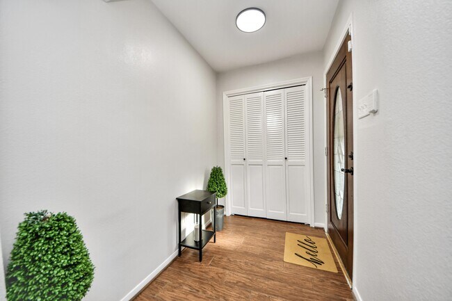 Building Photo - 18209 Vinland Dr