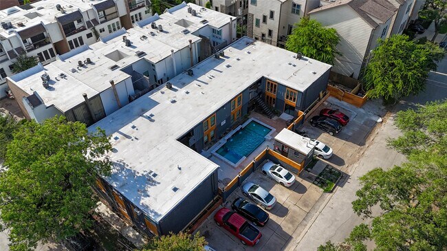 Building Photo - 2703 Mason St