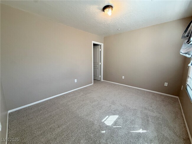 Building Photo - 4375 Braeburn Glen St