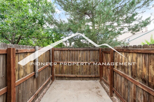 Building Photo - 6162 Colony Cir