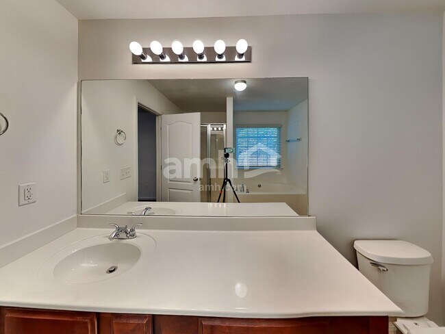 Building Photo - 5147 Scenic View Rd