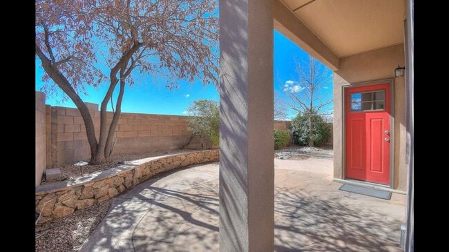 Building Photo - Available Now! Beautiful 3 Bedroom/2 Bathroom Home in Northeast Albuquerque