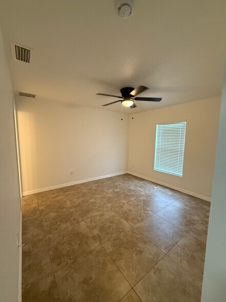 Building Photo - 739 Jack Ave S