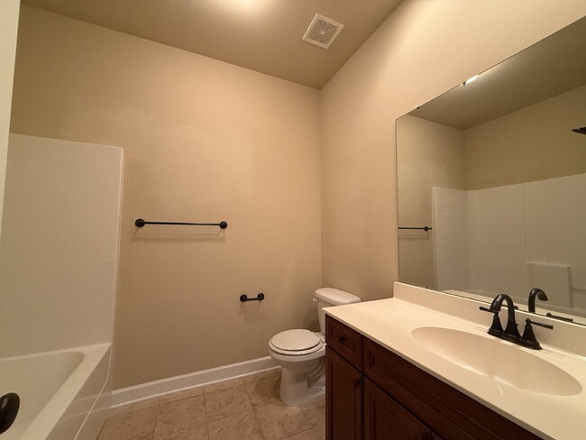 Building Photo - 1012 Scarlet Woods