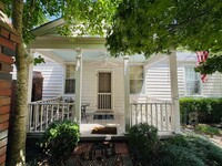 Building Photo - 68 1/2 Ashley Avenue