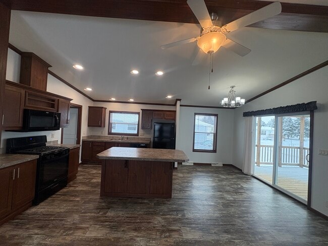 Building Photo - 1603 Summer Park Dr