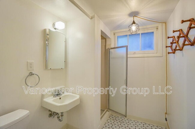 Building Photo - 8709 NE 63rd St