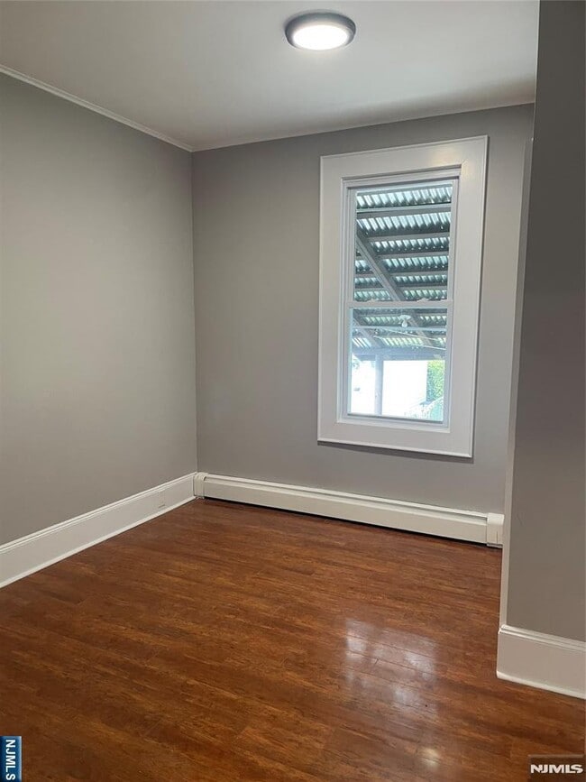 Building Photo - 508 2nd St