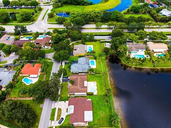 Building Photo - 4201 W Sailboat Dr