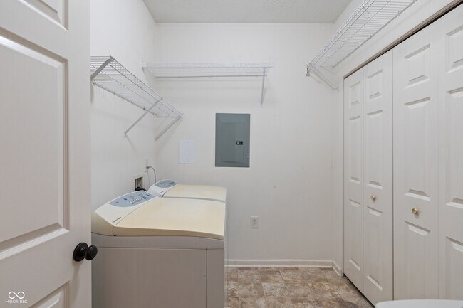 Building Photo - 4320 Hamilton Way