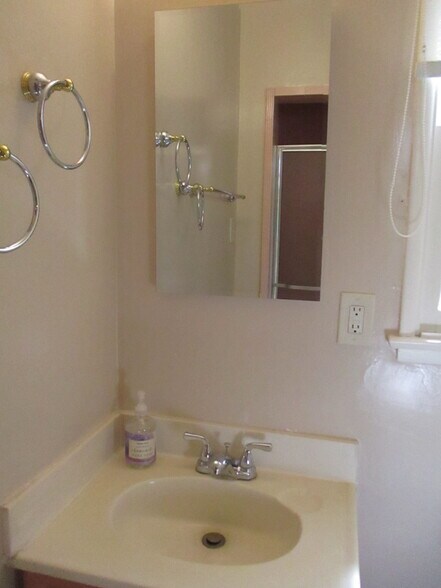 Building Photo - 12436 Cumpston St