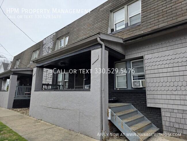 Building Photo - 393 Cross St