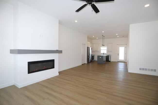 Building Photo - 4400 Royal County Rd