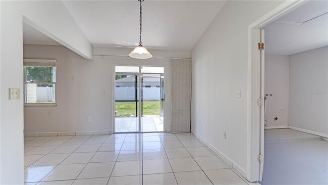 Building Photo - 637 Mesilla Dr