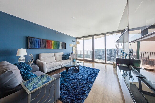 Building Photo - 225 N Columbus Dr