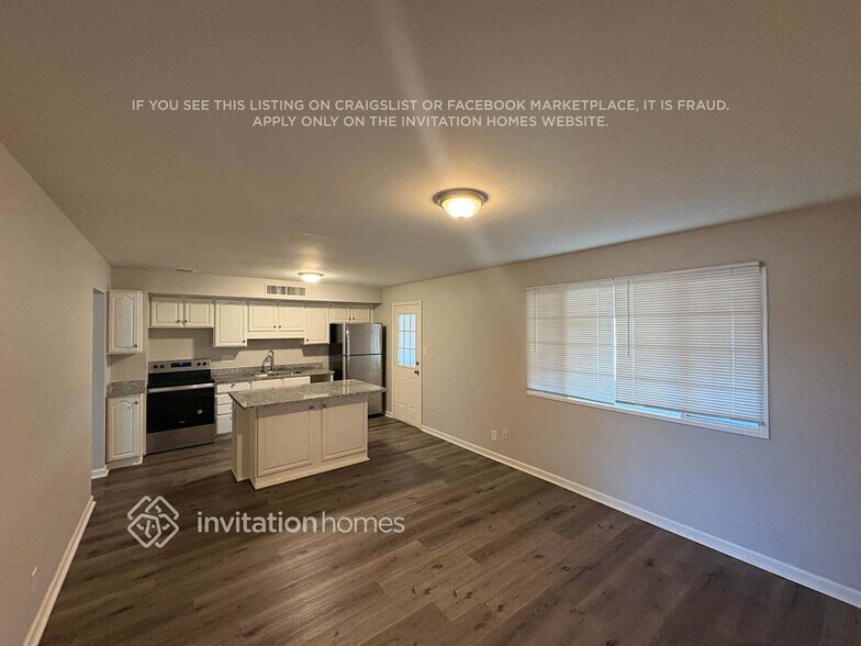 Building Photo - 2210 W Greenbriar Dr