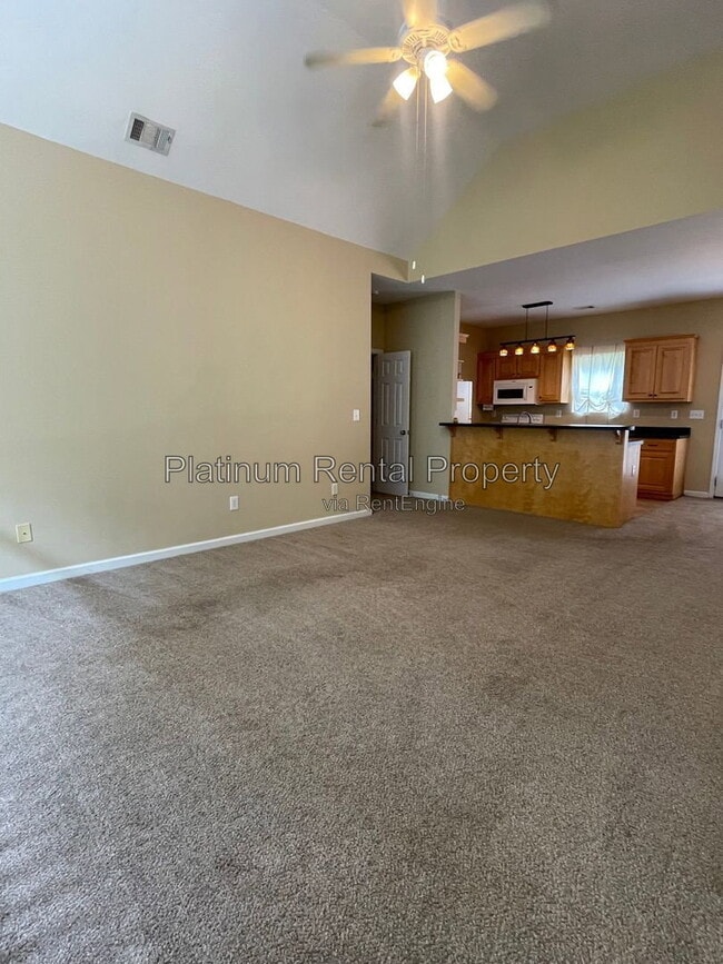 Building Photo - 144 Pointe Cir