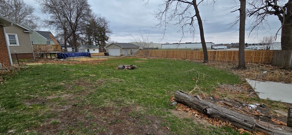 Building Photo - 2027 Glenbrook Dr