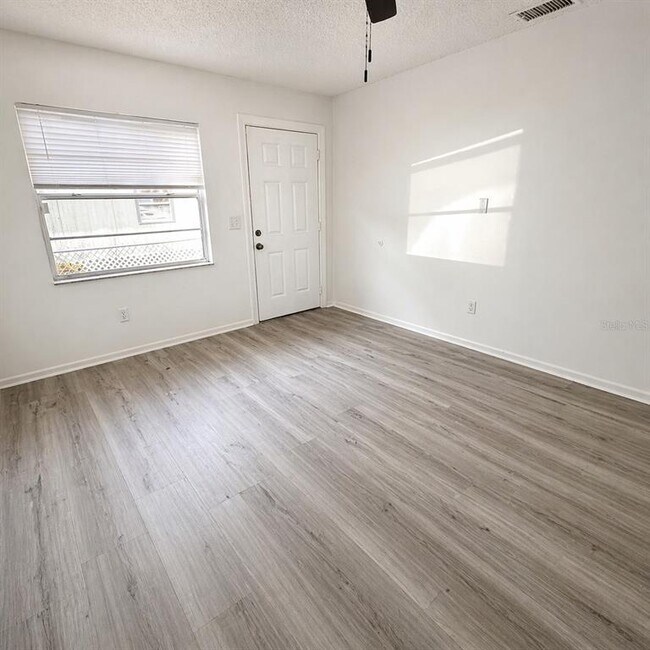 Building Photo - 8305 N Marks St