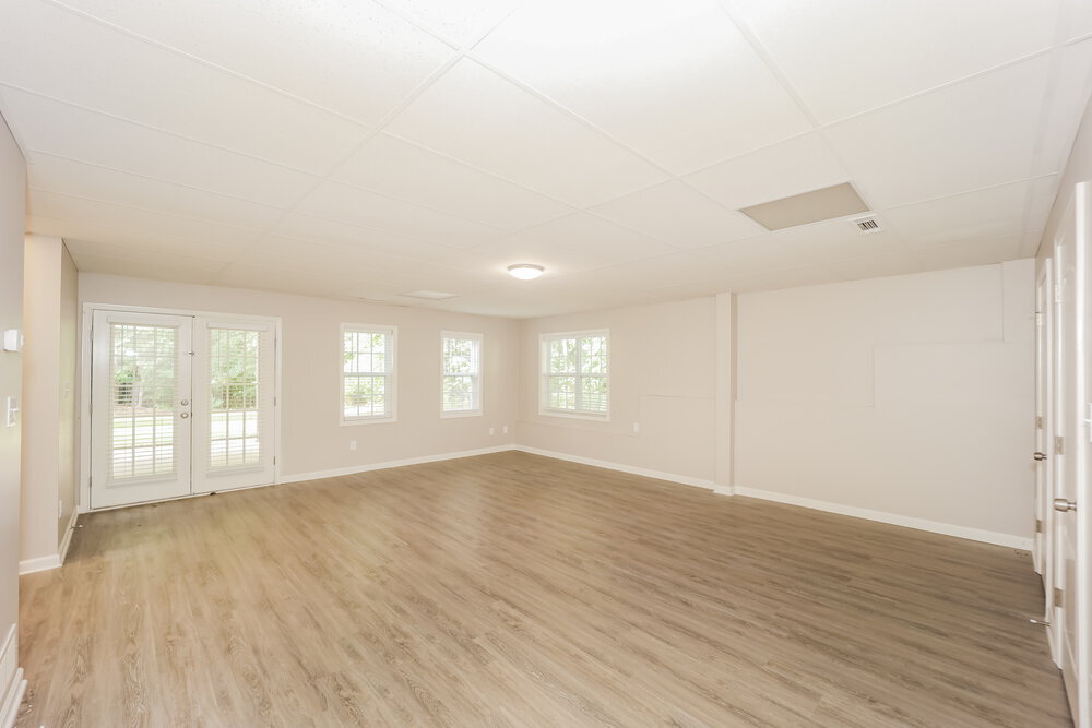 Building Photo - 220 Rock Hill Dr