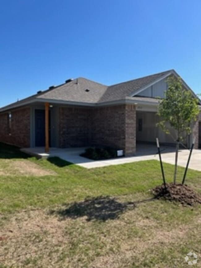 Building Photo - First Month Free!