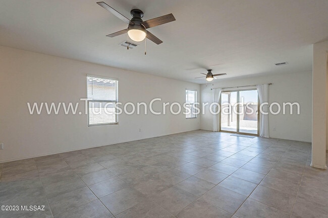 Building Photo - 10611 W Halsey Dr