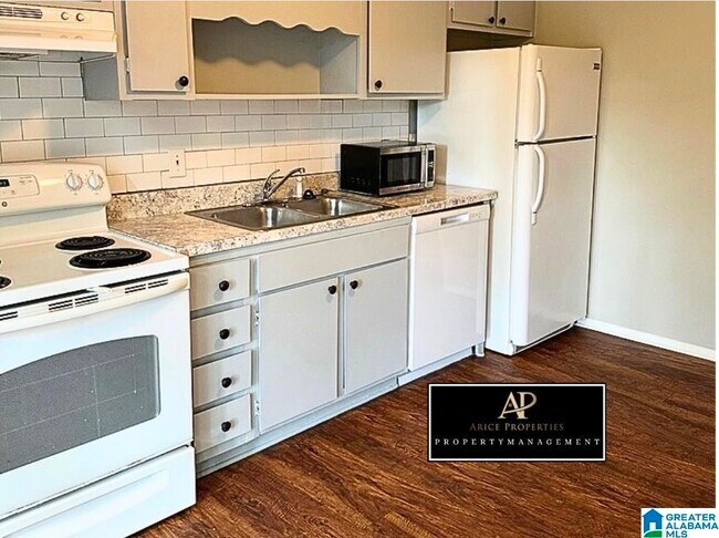 Building Photo - 820 Beacon Pkwy E