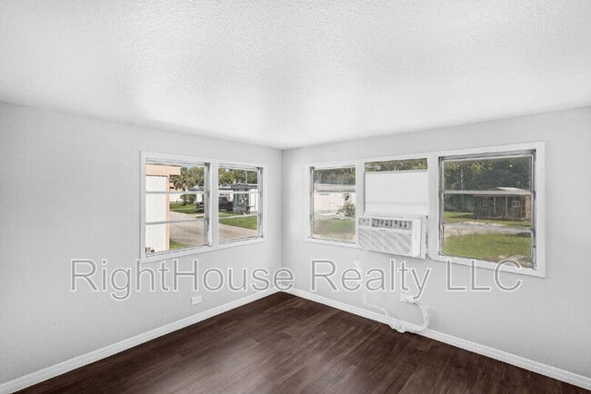 Building Photo - 2854 Lake Alfred Rd