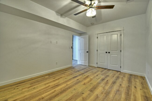Building Photo - 64 Walnut Dr