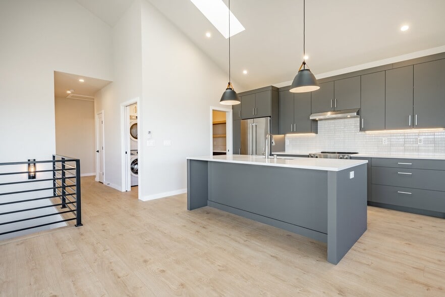 Building Photo - 8638 Harborview Rd