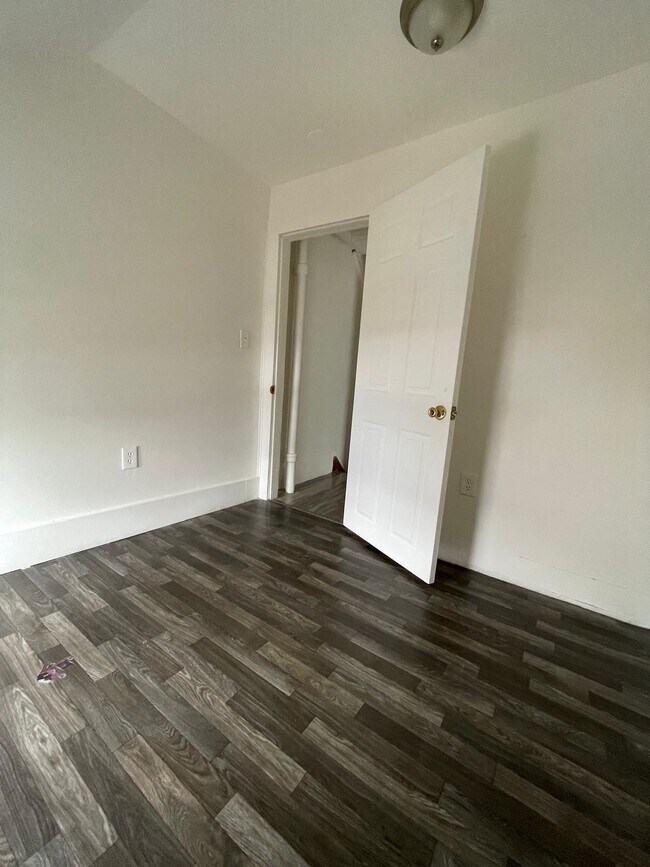 Building Photo - 7 Shedds Ave