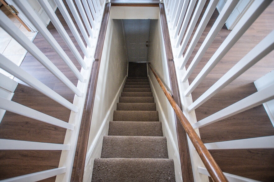 UNIT B STAIRS - 813 N Market St