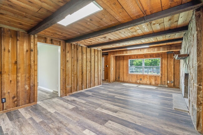 Building Photo - 5700 Ridgefield Rd