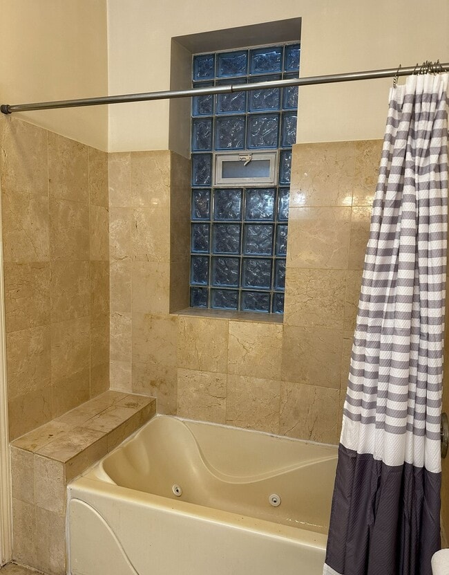 Building Photo - 5837 S Calumet Ave