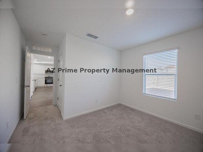 Building Photo - 334 Paseo Xing Ln