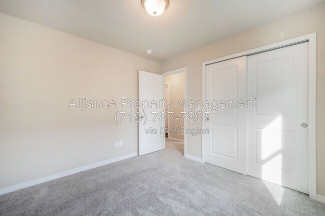 Building Photo - 7851 Lathrop Vw