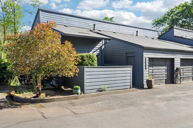 Primary Photo - 4621 SW Caldew St