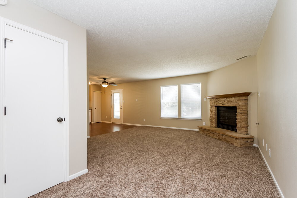 Building Photo - 2041 Dutch Elm Dr