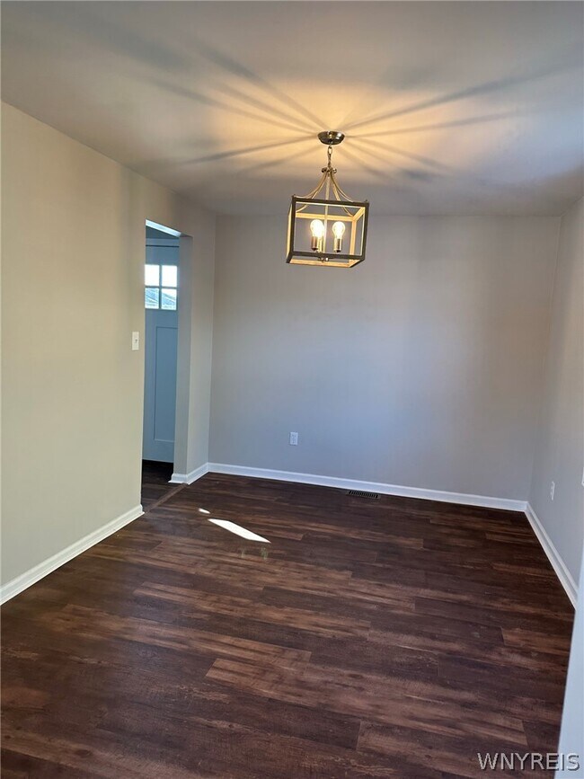 Building Photo - 263 Kaymar Dr