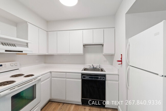 Building Photo - 500 College Park Dr