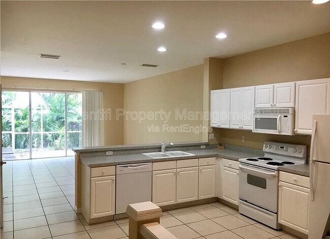 Building Photo - 8430 Village Edge Cir