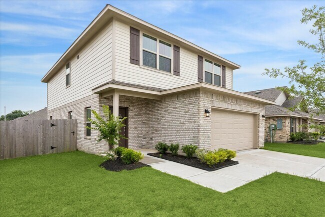 Building Photo - 10 Greenbriar Lp