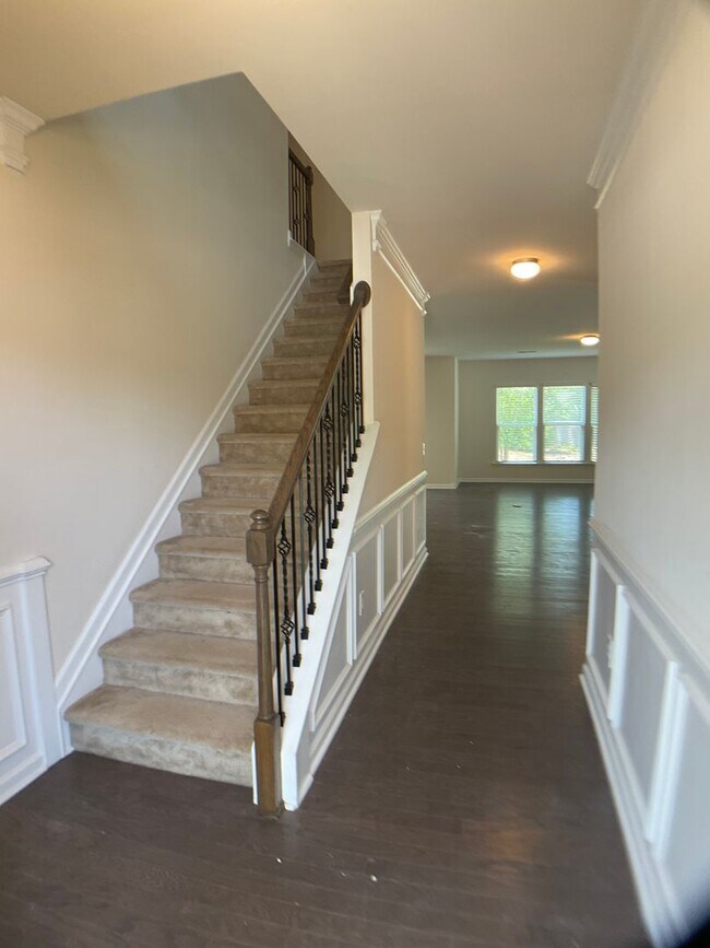 Building Photo - 4 Bed, 3 Bath in Desirable Apex