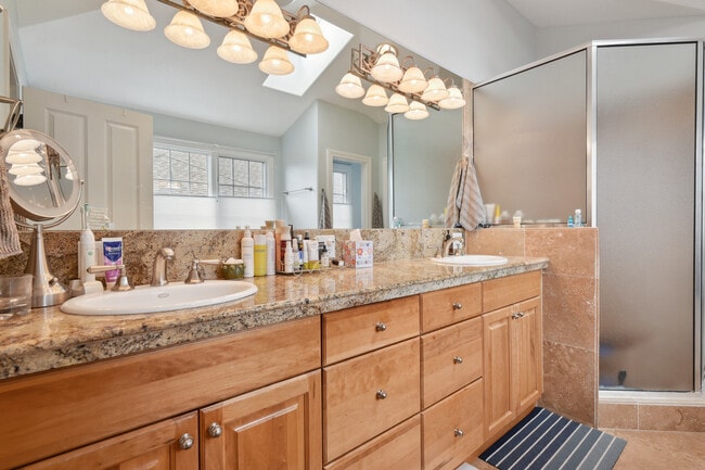 Building Photo - 535 Fillmore St