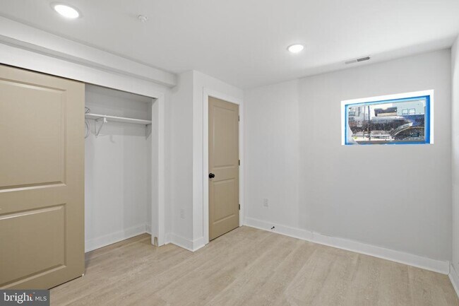 Building Photo - 2330 N 16th St