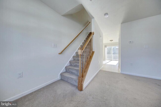 Building Photo - 45 Mustang Dr