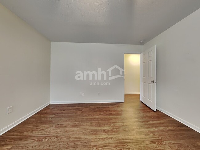 Building Photo - 2555 Samantha Dr