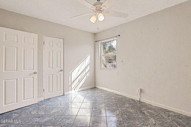 Building Photo - 115 Miller Cir