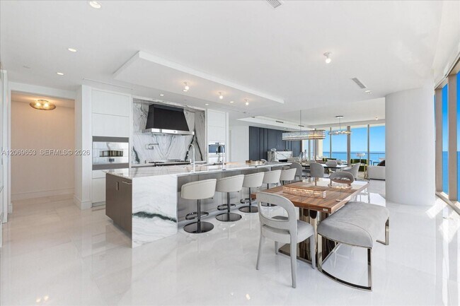 Building Photo - 17975 Collins Ave