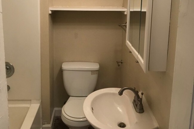 Building Photo - 3606 BALTIMORE